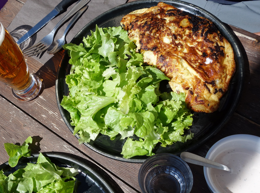 Omelette. À la sortie du parc de la Vanoise.